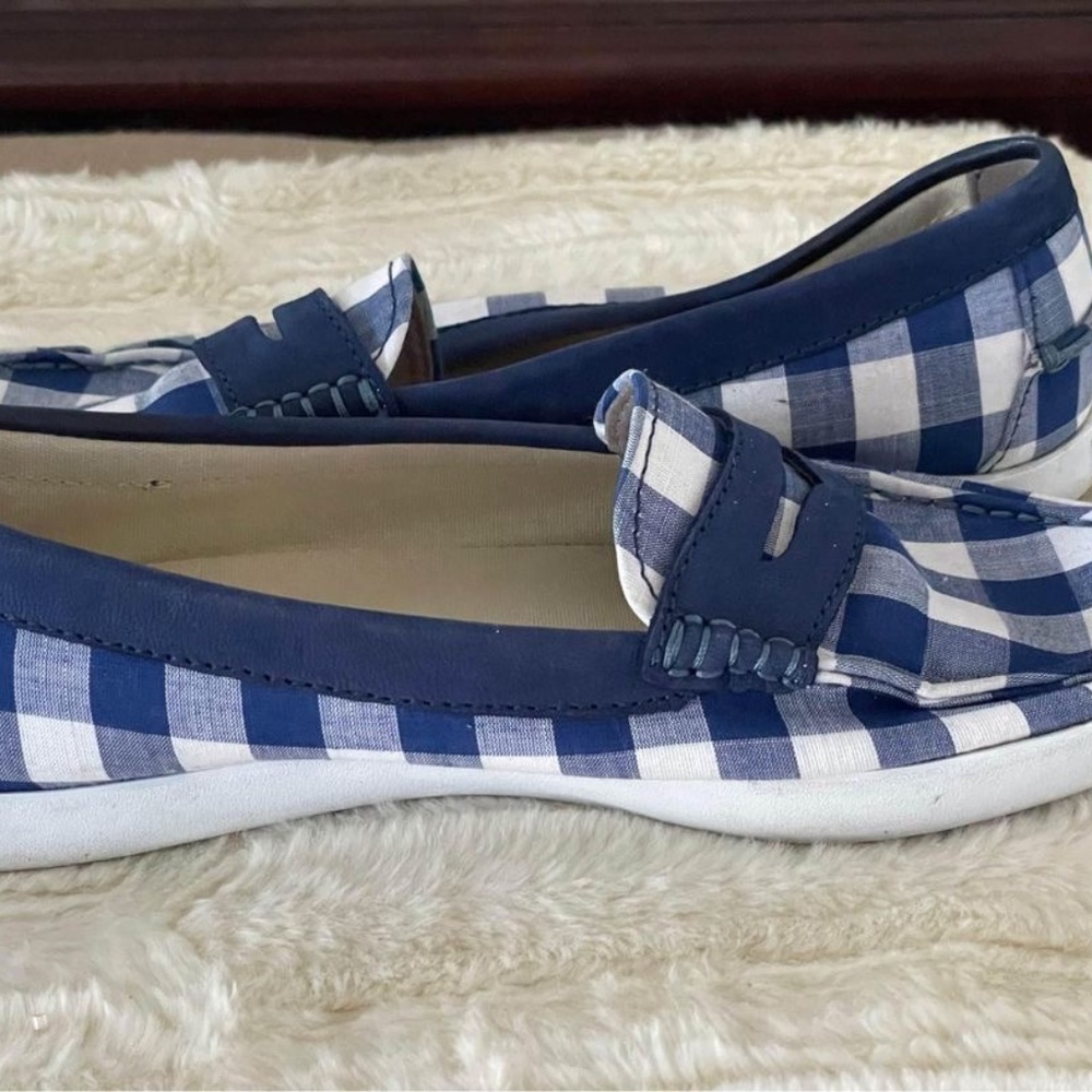 Cole Hahn Navy Plaid Loafers size 6.5